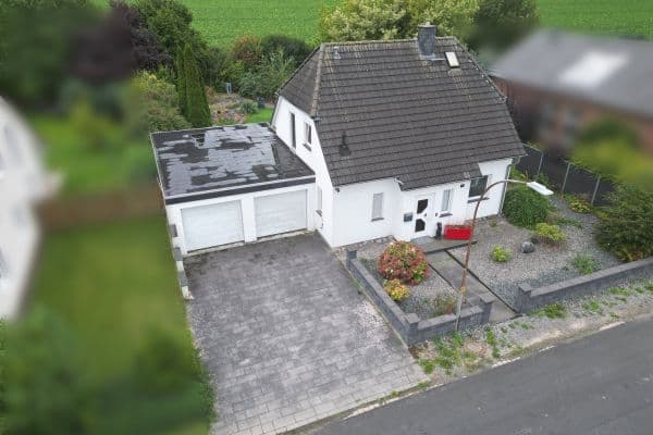 Prodej domu 115 m², pozemek 800 m², Coppenbrügge Prodej domu 115 m², pozemek 800 m², Coppenbrügge