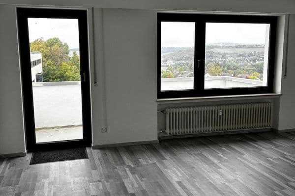Pronájem bytu 3+1 89 m², Obere Waldstraße 22, Taunusstein-Wehen Pronájem bytu 3+1 89 m², Obere Waldstraße 22, Taunusstein-Wehen