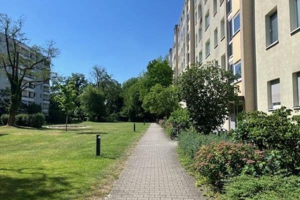Pronájem bytu 2+1 55 m², Denninger Straße 208, München, Bavorsko Pronájem bytu 2+1 55 m², Denninger Straße 208, München, Bavorsko