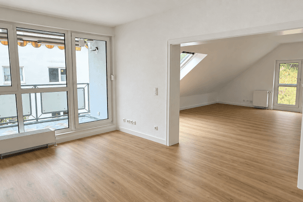 Pronájem bytu 3+1 89 m², Köhlersgrund, Marburg, Hessen Pronájem bytu 3+1 89 m², Köhlersgrund, Marburg, Hessen