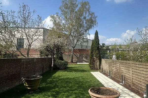 Pronájem bytu 4+1 162 m², Neuss Pronájem bytu 4+1 162 m², Neuss