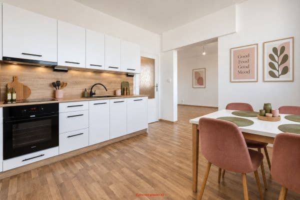 Pronájem bytu 1+kk 35 m², Slovenská, Karviná, Moravskoslezský kraj Pronájem bytu 1+kk 35 m², Slovenská, Karviná, Moravskoslezský kraj