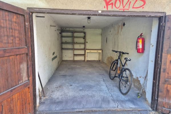 Pronájem garáže 15 m², Praha Pronájem garáže 15 m², Praha