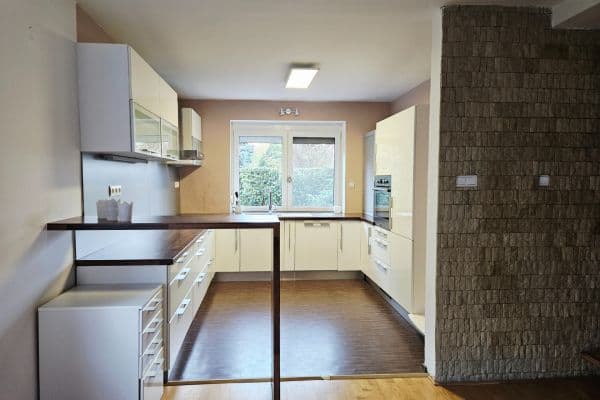 Pronájem domu 193 m², pozemek 120 m², Adélčina, Praha Pronájem domu 193 m², pozemek 120 m², Adélčina, Praha