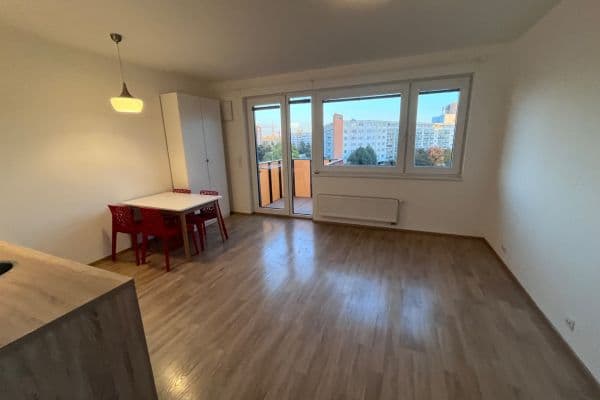 Pronájem bytu 1+kk 32 m², Bolevecká, Praha Pronájem bytu 1+kk 32 m², Bolevecká, Praha
