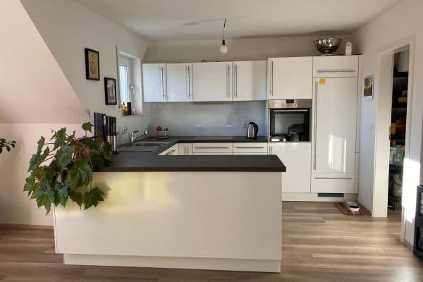 Pronájem bytu 4+kk 117 m², Hauptstraße 31, Erlenbach Pronájem bytu 4+kk 117 m², Hauptstraße 31, Erlenbach