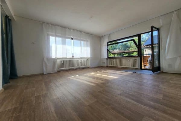 Pronájem bytu 3+1 98 m², Würzburg, Bavorsko Pronájem bytu 3+1 98 m², Würzburg, Bavorsko