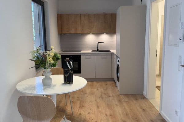 Pronájem bytu 1+1 31 m², Leonhardstraße 54, Nürnberg Pronájem bytu 1+1 31 m², Leonhardstraße 54, Nürnberg