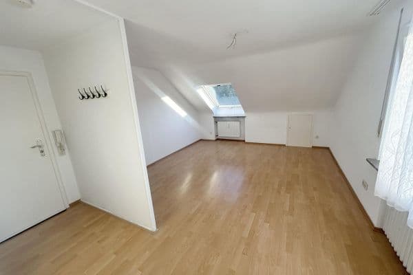 Pronájem bytu 1+1 33 m², Ludwigsburg Pronájem bytu 1+1 33 m², Ludwigsburg
