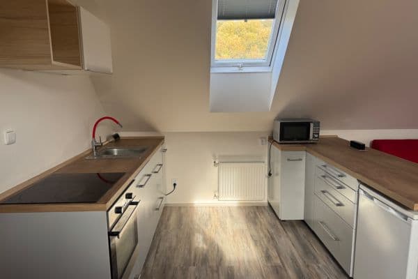 Pronájem bytu 2+kk 85 m², Nad Běloky, Hostivice Pronájem bytu 2+kk 85 m², Nad Běloky, Hostivice