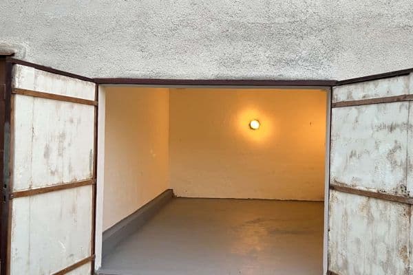 Pronájem garáže 24 m², Pod Horkou, Brno Pronájem garáže 24 m², Pod Horkou, Brno