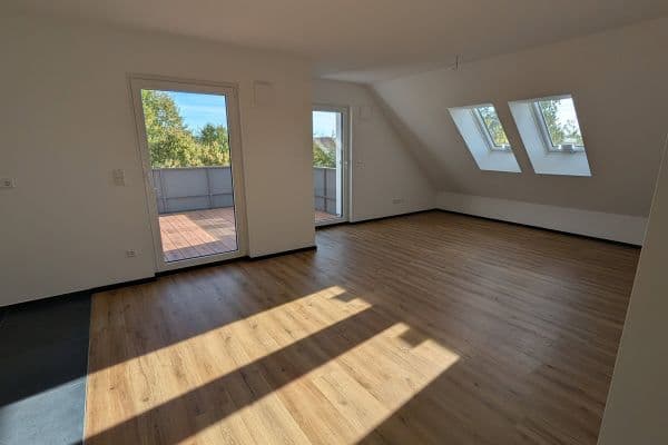 Pronájem bytu 4+1 108 m², Lehmgrubenweg 12, Erlangen Pronájem bytu 4+1 108 m², Lehmgrubenweg 12, Erlangen
