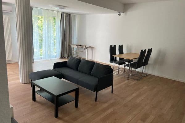 Pronájem bytu 3+1 88 m², Herdweg 35, Stuttgart, Bádensko-Württembersko Pronájem bytu 3+1 88 m², Herdweg 35, Stuttgart, Bádensko-Württembersko