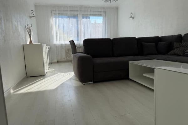 Pronájem bytu 2+1 58 m², Düsseldorf, Severní Porýní-Vestfálsko Pronájem bytu 2+1 58 m², Düsseldorf, Severní Porýní-Vestfálsko