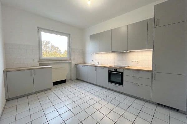 Pronájem bytu 3+1 82 m², Otto-Brenner-Straße 144, Bielefeld Pronájem bytu 3+1 82 m², Otto-Brenner-Straße 144, Bielefeld