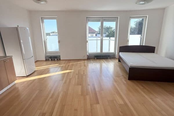 Prodej bytu 2+kk 64 m², Suchdolské náměstí, Praha Prodej bytu 2+kk 64 m², Suchdolské náměstí, Praha