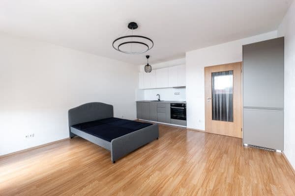 Prodej bytu 1+kk 31 m², V Dolině, Praha Prodej bytu 1+kk 31 m², V Dolině, Praha