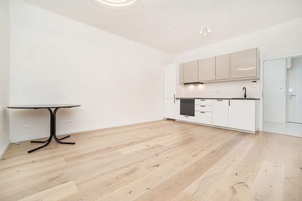 Prodej bytu 1+kk 30 m², Brtnická, Praha Prodej bytu 1+kk 30 m², Brtnická, Praha
