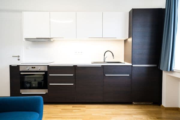 Prodej bytu 1+kk 28 m², U Pernštejnských, Praha Prodej bytu 1+kk 28 m², U Pernštejnských, Praha