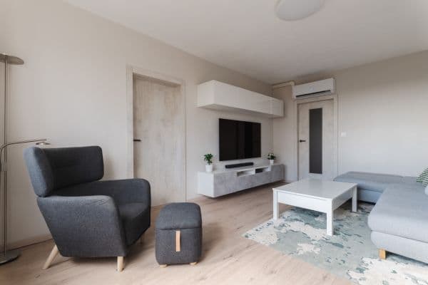Prodej bytu 3+1 66 m², Česákova, Praha Prodej bytu 3+1 66 m², Česákova, Praha