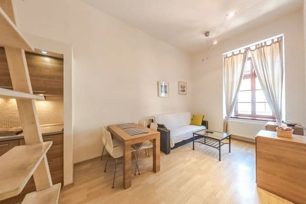 Pronájem bytu 2+kk 46 m², Špitálská, Hradec Králové, Královéhradecký kraj Pronájem bytu 2+kk 46 m², Špitálská, Hradec Králové, Královéhradecký kraj