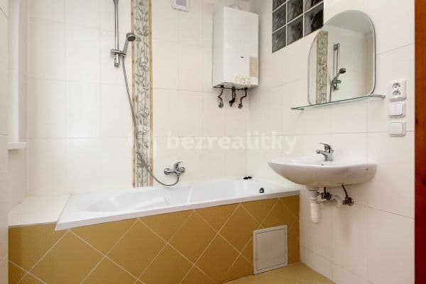 Pronájem bytu 1+1 35 m², V Holešovičkách, Praha Pronájem bytu 1+1 35 m², V Holešovičkách, Praha