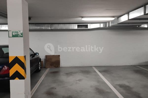 Pronájem garáže 13 m², Novovysočanská, Praha