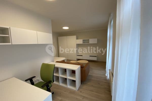 Pronájem bytu 1+1 36 m², Křižíkova, Pronájem bytu 1+1 36 m², Křižíkova,