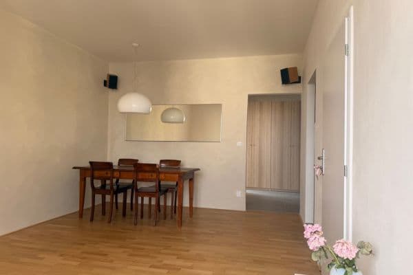 Pronájem bytu 2+kk 55 m², Zdaru, Praha Pronájem bytu 2+kk 55 m², Zdaru, Praha
