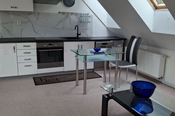 Pronájem bytu 1+kk 72 m², Holekova, Praha Pronájem bytu 1+kk 72 m², Holekova, Praha