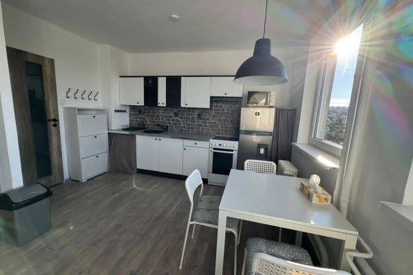 Pronájem bytu 1+kk 31 m², Šestajovická, Pronájem bytu 1+kk 31 m², Šestajovická,