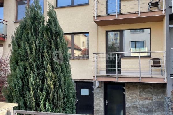 Pronájem bytu 1+1 30 m², Slezákova, Brno Pronájem bytu 1+1 30 m², Slezákova, Brno