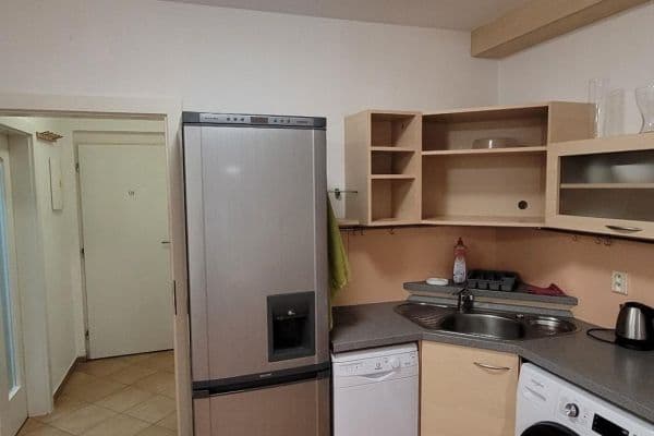 Pronájem bytu 2+kk 39 m², Švehlova, Šlapanice Pronájem bytu 2+kk 39 m², Švehlova, Šlapanice