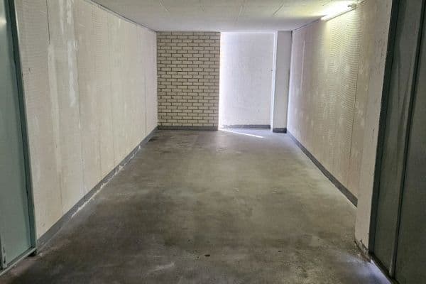 Pronájem garáže 19 m², Frýdlantská, Pronájem garáže 19 m², Frýdlantská,