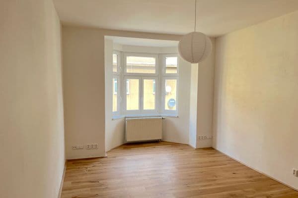 Pronájem bytu 2+kk 66 m², Jaurisova, Praha Pronájem bytu 2+kk 66 m², Jaurisova, Praha