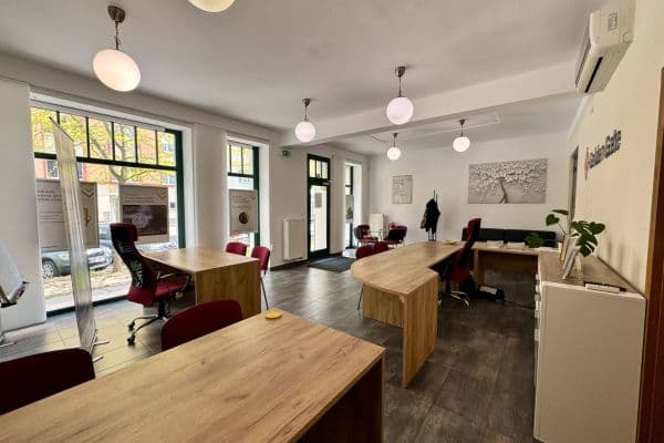 Pronájem nebytového prostoru 77 m², Chelčického, Hradec Králové Pronájem nebytového prostoru 77 m², Chelčického, Hradec Králové