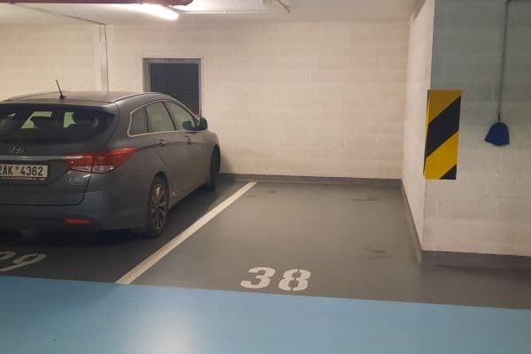 Pronájem garáže 18 m², Bechlínská, Praha Pronájem garáže 18 m², Bechlínská, Praha