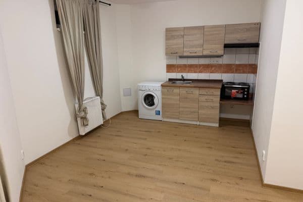 Pronájem bytu Garsoniéra 24 m², Tišnovská, Brno Pronájem bytu Garsoniéra 24 m², Tišnovská, Brno