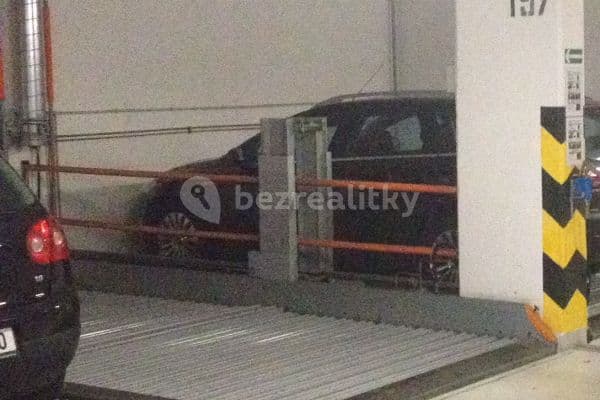 Pronájem garáže 12 m², Poupětova, Praha Pronájem garáže 12 m², Poupětova, Praha