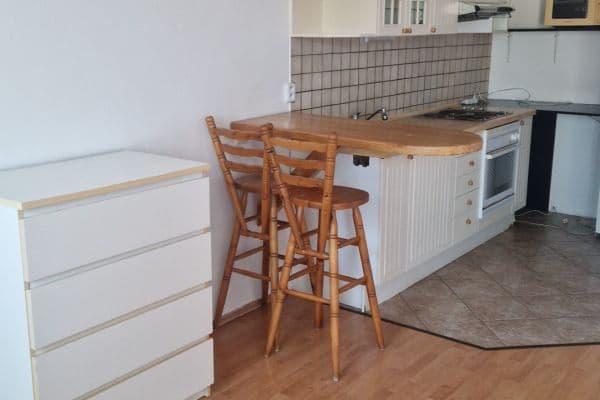 Pronájem bytu 1+kk 32 m², Bednářova, Brno Pronájem bytu 1+kk 32 m², Bednářova, Brno