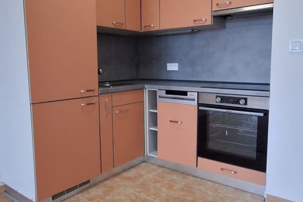 Pronájem bytu 2+kk 58 m², Bechlínská, Praha Pronájem bytu 2+kk 58 m², Bechlínská, Praha