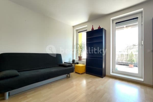 Pronájem bytu 1+kk 33 m², Ungarova, Praha 10 Pronájem bytu 1+kk 33 m², Ungarova, Praha 10