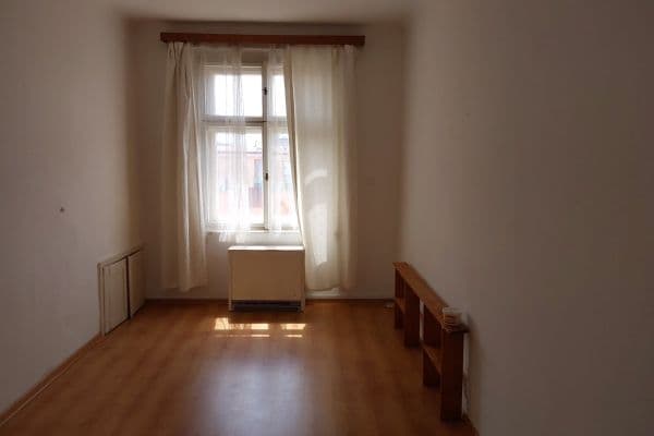 Pronájem bytu 2+kk 48 m², Madridská, Praha Pronájem bytu 2+kk 48 m², Madridská, Praha