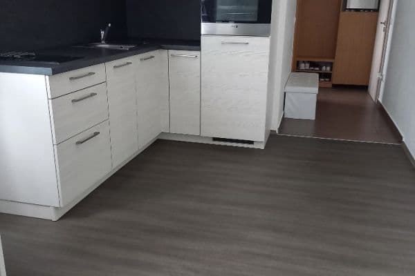 Pronájem bytu 1+kk 40 m², Kvítková, Zlín, Zlínský kraj Pronájem bytu 1+kk 40 m², Kvítková, Zlín, Zlínský kraj