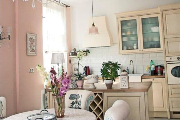 Pronájem bytu 2+kk 70 m², Orelská, Praha Pronájem bytu 2+kk 70 m², Orelská, Praha