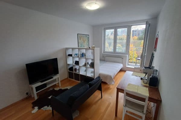 Pronájem bytu 1+kk 30 m², Merhoutova, Praha-Kunratice Pronájem bytu 1+kk 30 m², Merhoutova, Praha-Kunratice