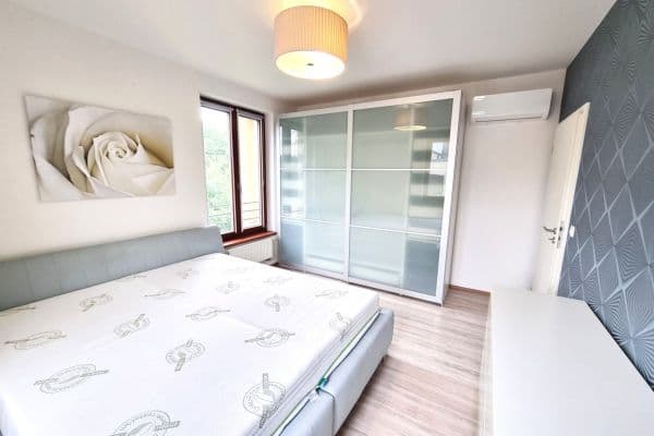 Pronájem bytu 3+kk 92 m², K Náhonu, Praha Pronájem bytu 3+kk 92 m², K Náhonu, Praha