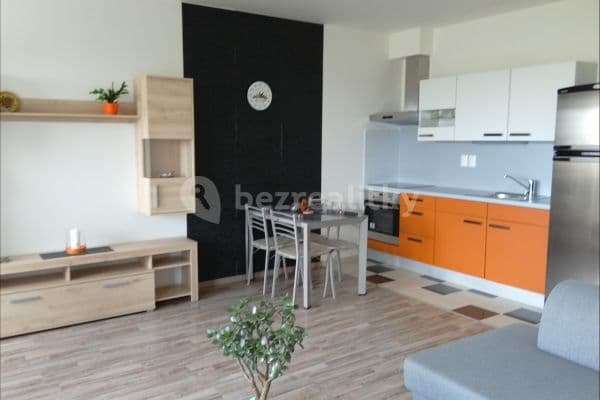 Pronájem bytu 1+kk 36 m², gen. Píky,  Pronájem bytu 1+kk 36 m², gen. Píky,