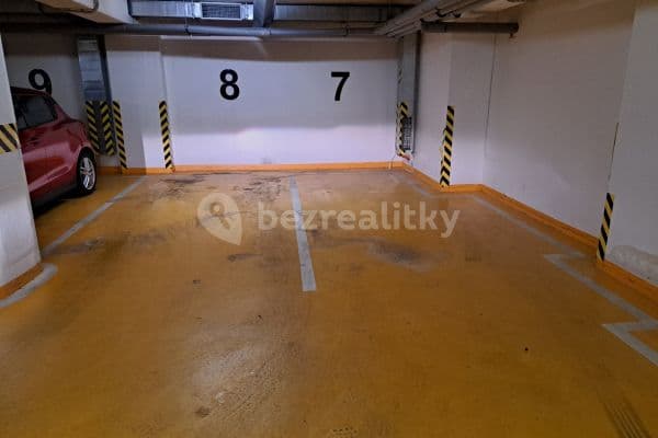Pronájem garáže 13 m², Dalimilova, Praha Pronájem garáže 13 m², Dalimilova, Praha