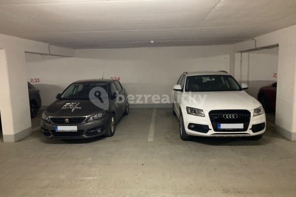 Pronájem garáže 18 m², Kytlická, Praha 9 Pronájem garáže 18 m², Kytlická, Praha 9